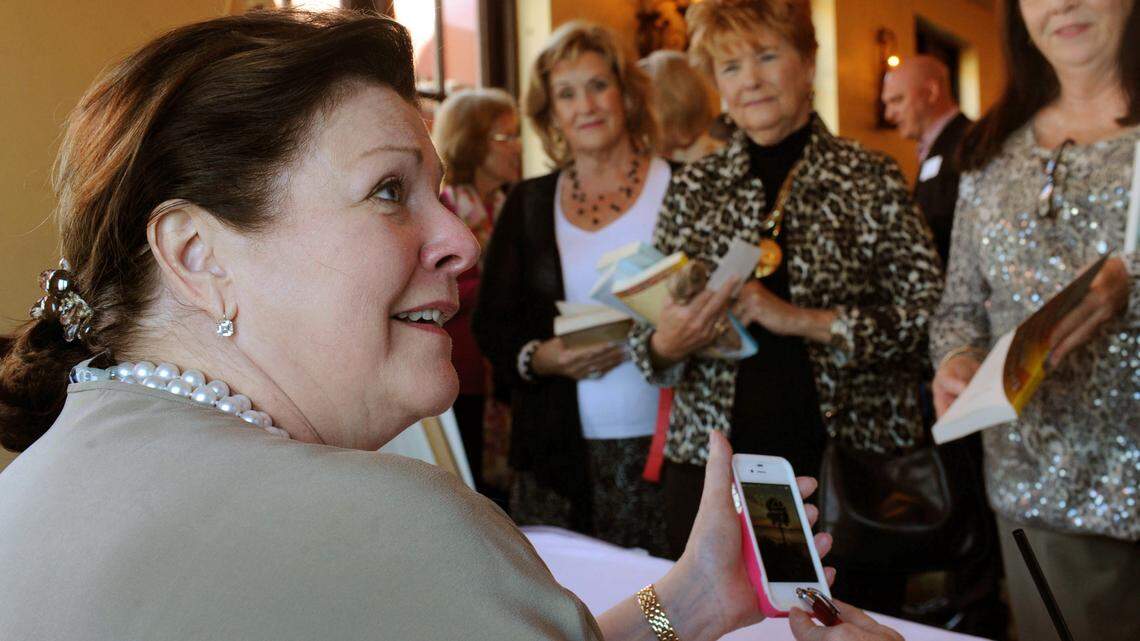 Best-selling South Carolina author Dorothea Benton Frank dies, family says