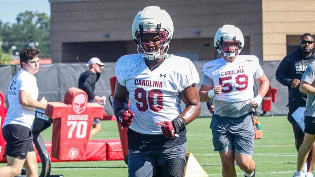 South Carolina defensive lineman Davonte Miles (90)