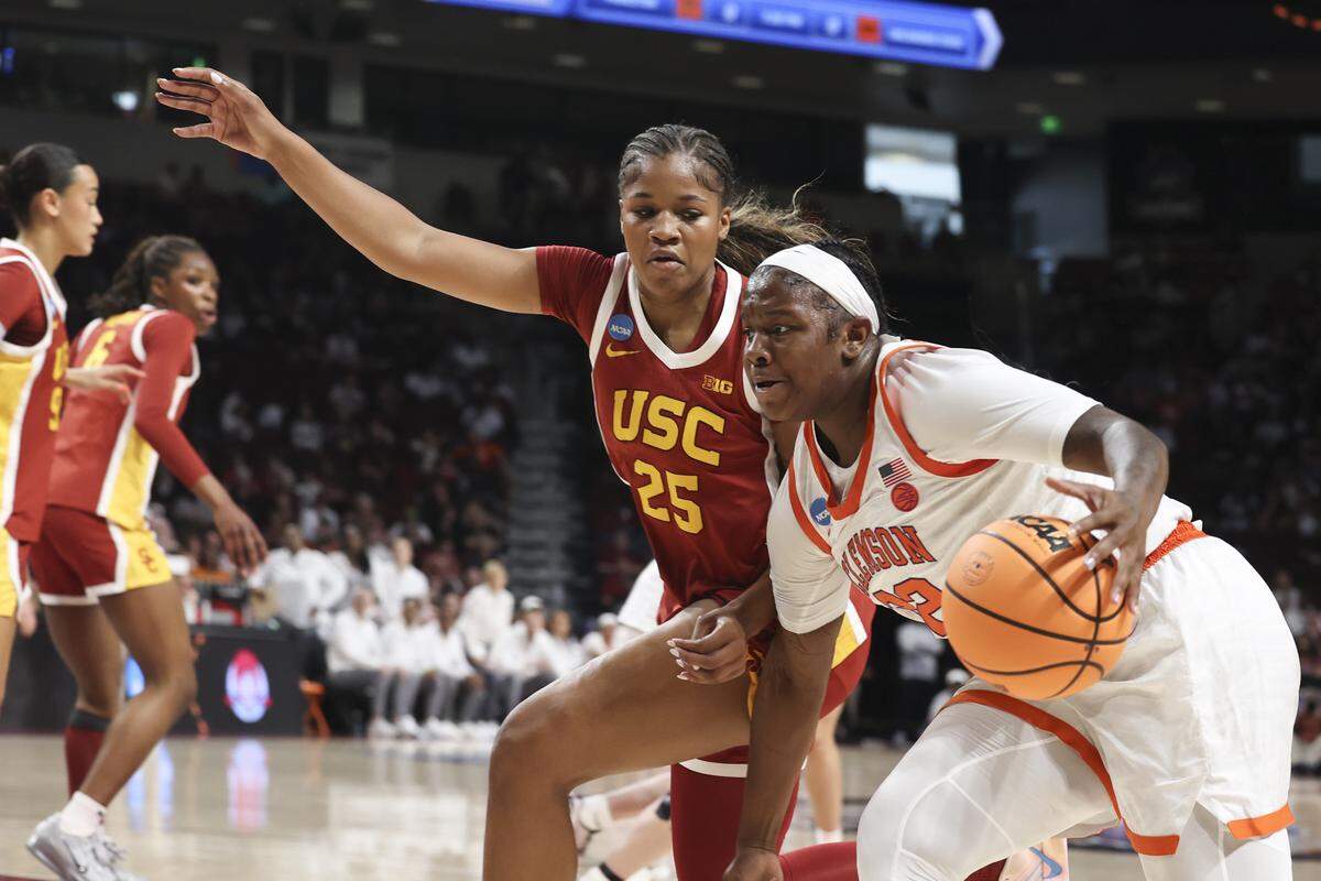 Last year, the Clemson women’s basketball team reached its first NCAA Tournament since 2019 and only its second since 2002. The Tigers were a No. 8 seed and lost to No. 9 Southern Cal in the first round.