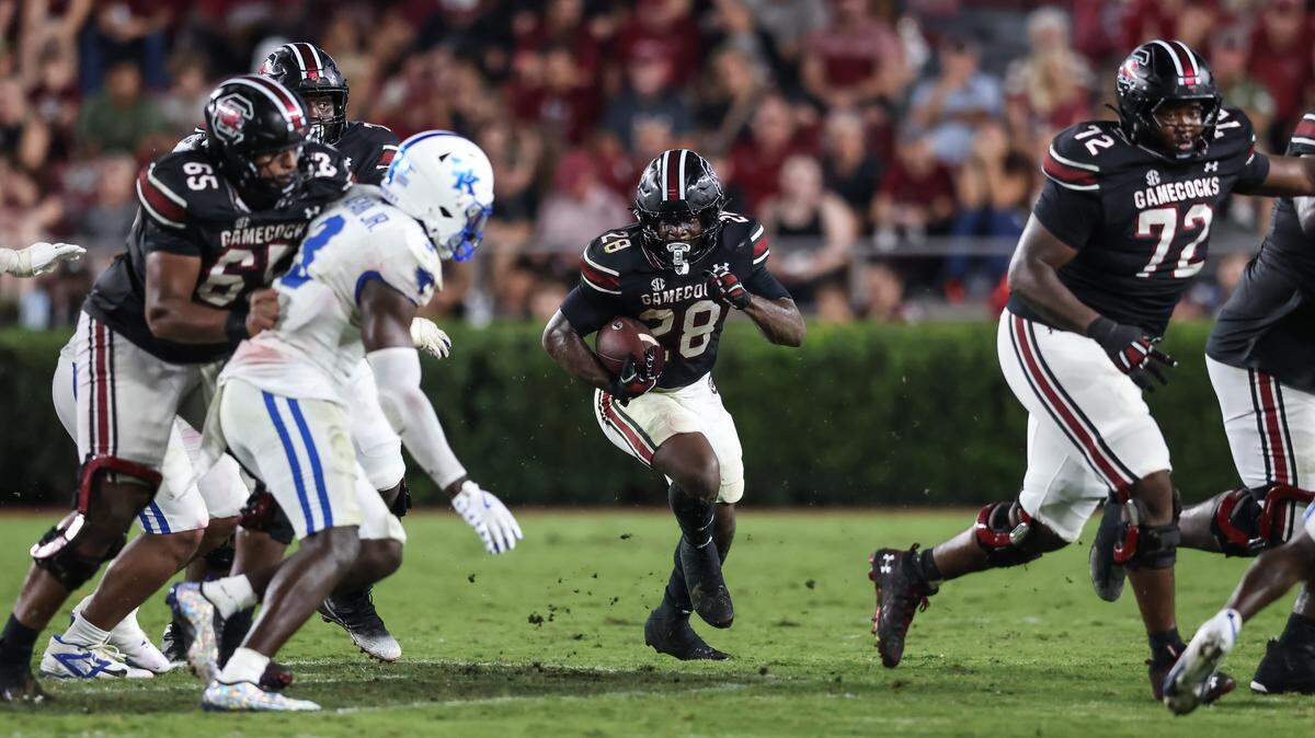 South Carolina running back Matt Fuller (28) carries the ball during the Gamecocks’ game against Kentucky at Williams-Brice Stadium in Columbia on Saturday, September 27, 2025.