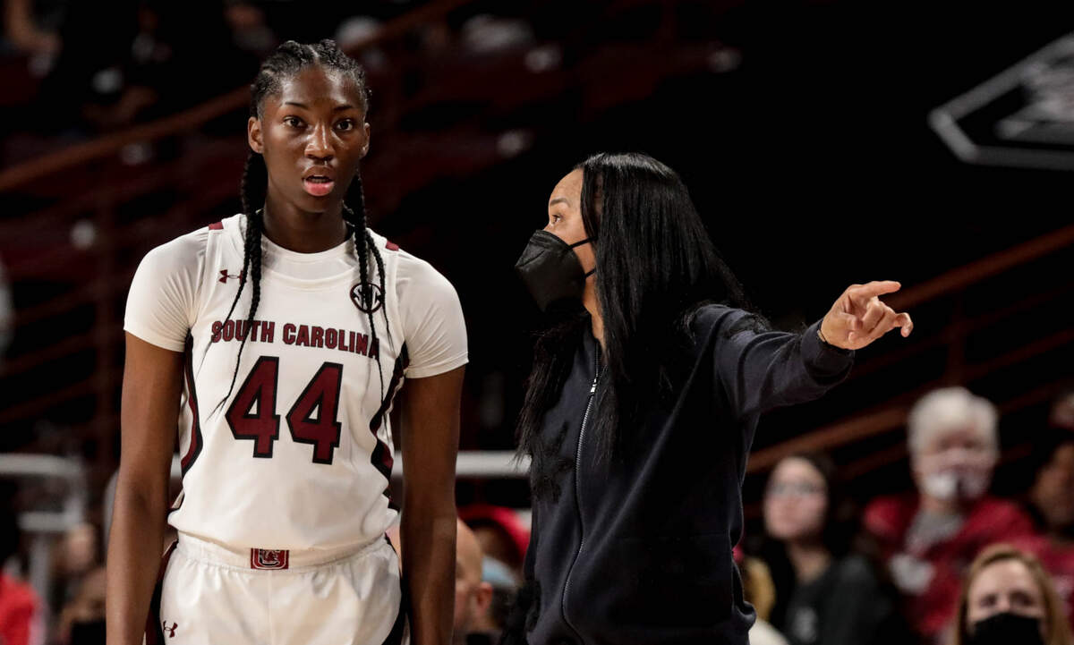 University of South Carolina Head Coach Dawn Staley talks with South Carolina’s Saniya Rivers (44) during the first half of action on Thursday, Feb. 3, 2022 in the Colonial Life Arena.