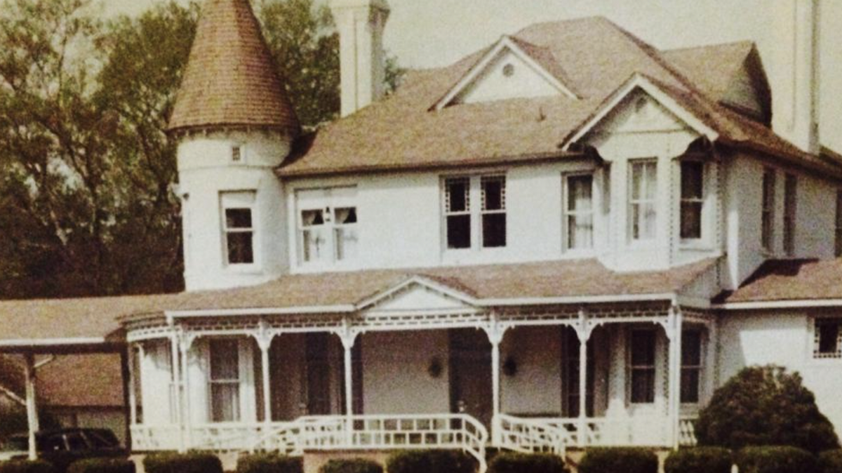 Holliday House was built in 1895 by Jesse Holliday but was mostly used as a funeral home.