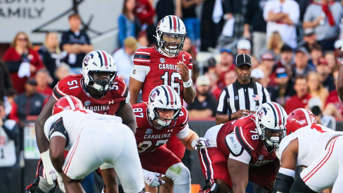 South Carolina quarterback LaNorris Sellers (16) plays Alabama at Williams-Brice Stadium on Saturday, October 25, 2025.