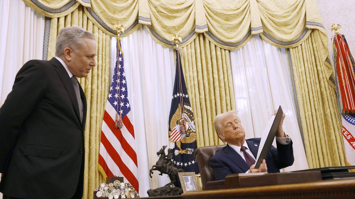 Here’s how new tariffs on goods from China, Canada and Mexico could affect Illinoisans.