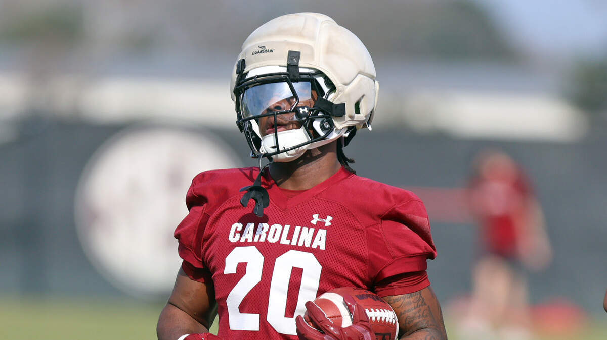 South Carolina's Sam Dixon during a 2026 spring football practice.