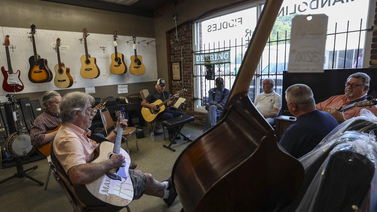 When the music store closes at Bill’s Pickin’ Parlor, musicians gather to play and chat in the store. A music hall in the back offers open-mic nights, bluegrass shows and line dancing lessons.