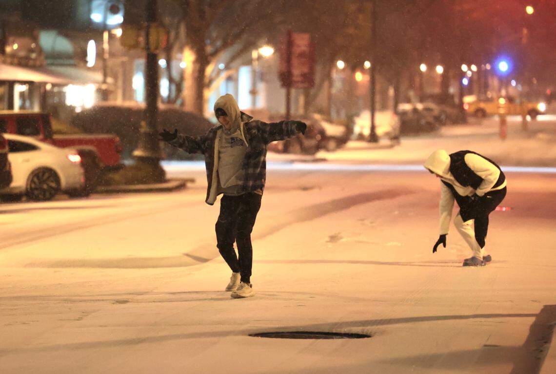 A view of the snowfall Tuesday night from Main Street in Columbia.