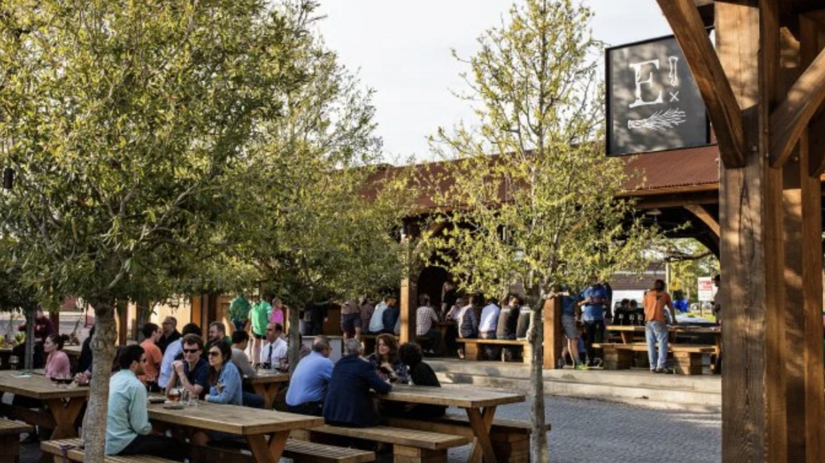 Food Network has a list of the best dog-friendly restaurants in each state. Edmunds Oest is its SC pick.