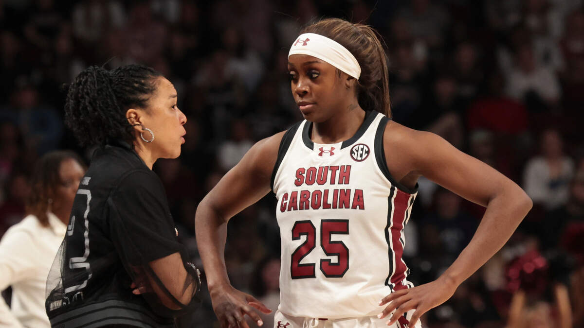 University of South Carolina Head Coach Dawn Staley speaks to University of South Carolina’s Raven Johnson (25) during the second half of action in the Colonial Life Arena on Sunday, Feb. 2, 2025.