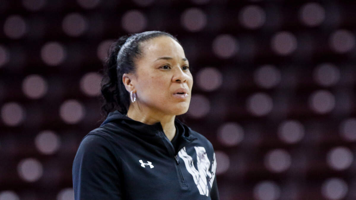 USC coach Dawn Staley