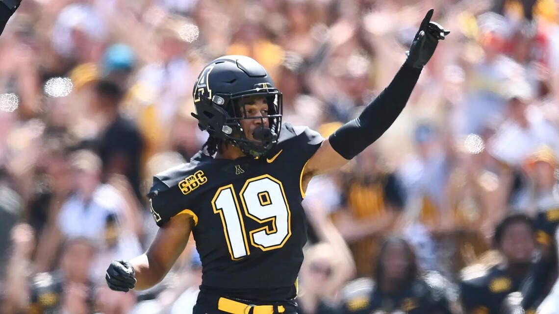 South Carolina football adds late-August transfer. Shane Beamer explains why