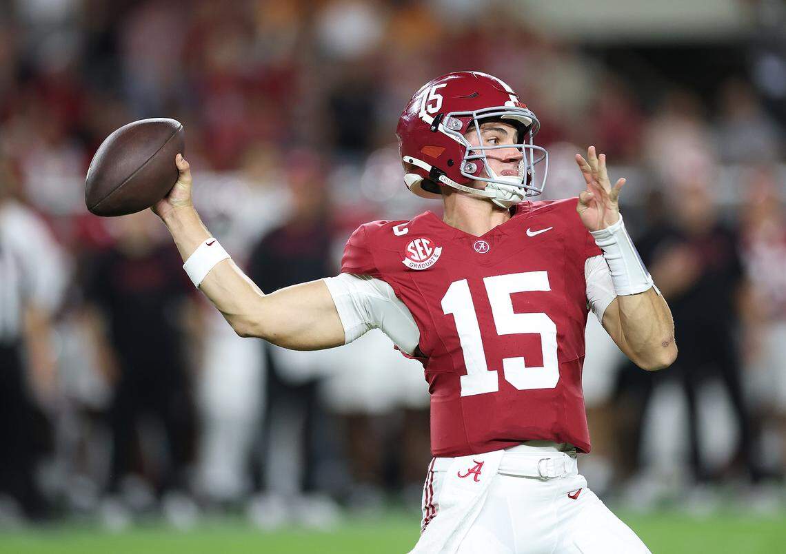 Alabama starting quarterback Ty Simpson (15)