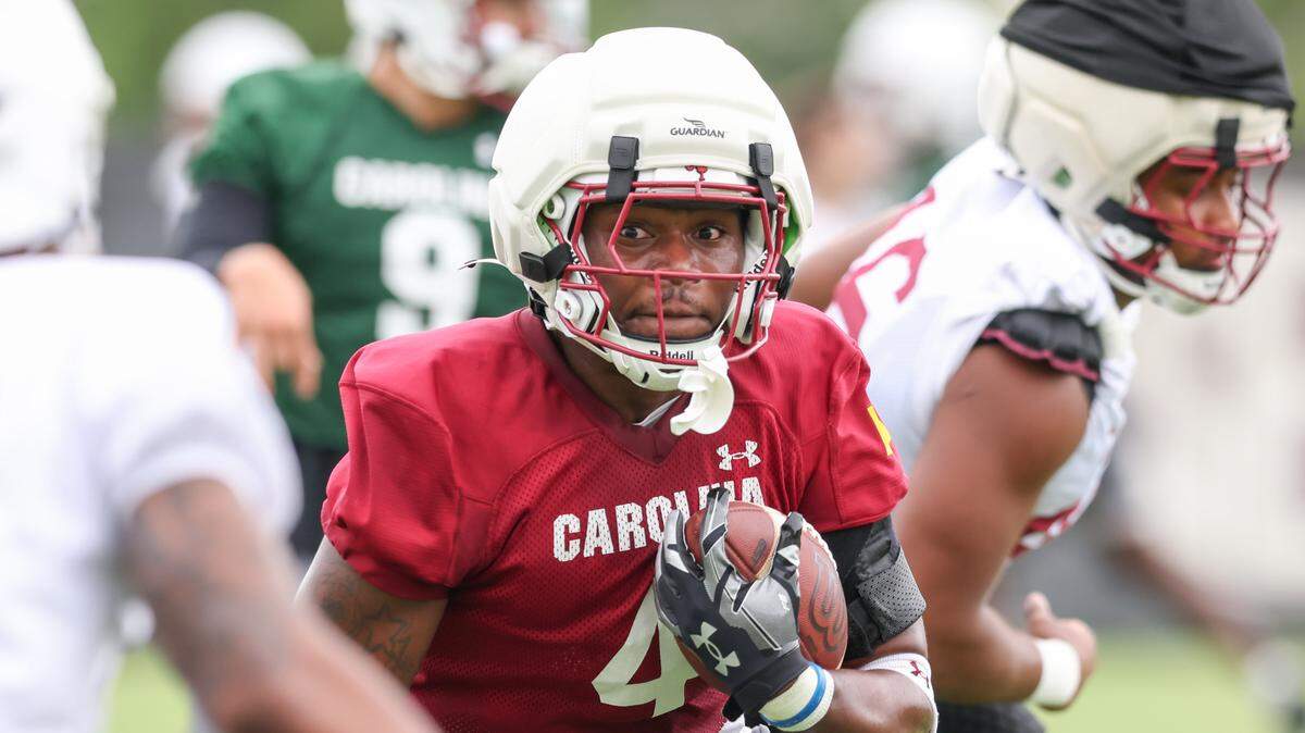 South Carolina tight end Michael Smith (4) runs drills during practice in Columbia on Saturday, August 2, 2025.