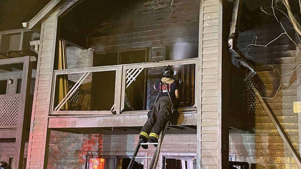 Fire went through roof in blaze that damaged apartment complex, SC officials say