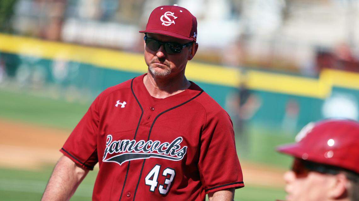 Monte Lee’s debut provides spark for Gamecocks, but Arkansas edges USC to take series