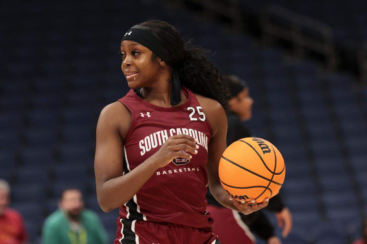 University of South Carolina’s Raven Johnson (25) practices at the Amalie Arena in Tampa Florida on Thursday, April 3, 2025. The Gamecocks play Texas in the semifinal round of the NCAA Tournament.
