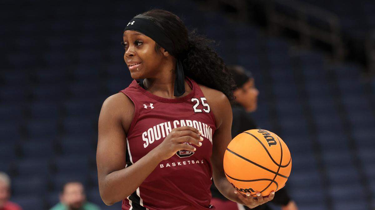 University of South Carolina’s Raven Johnson (25) practices at the Amalie Arena in Tampa Florida on Thursday, April 3, 2025. The Gamecocks play Texas in the semifinal round of the NCAA Tournament.