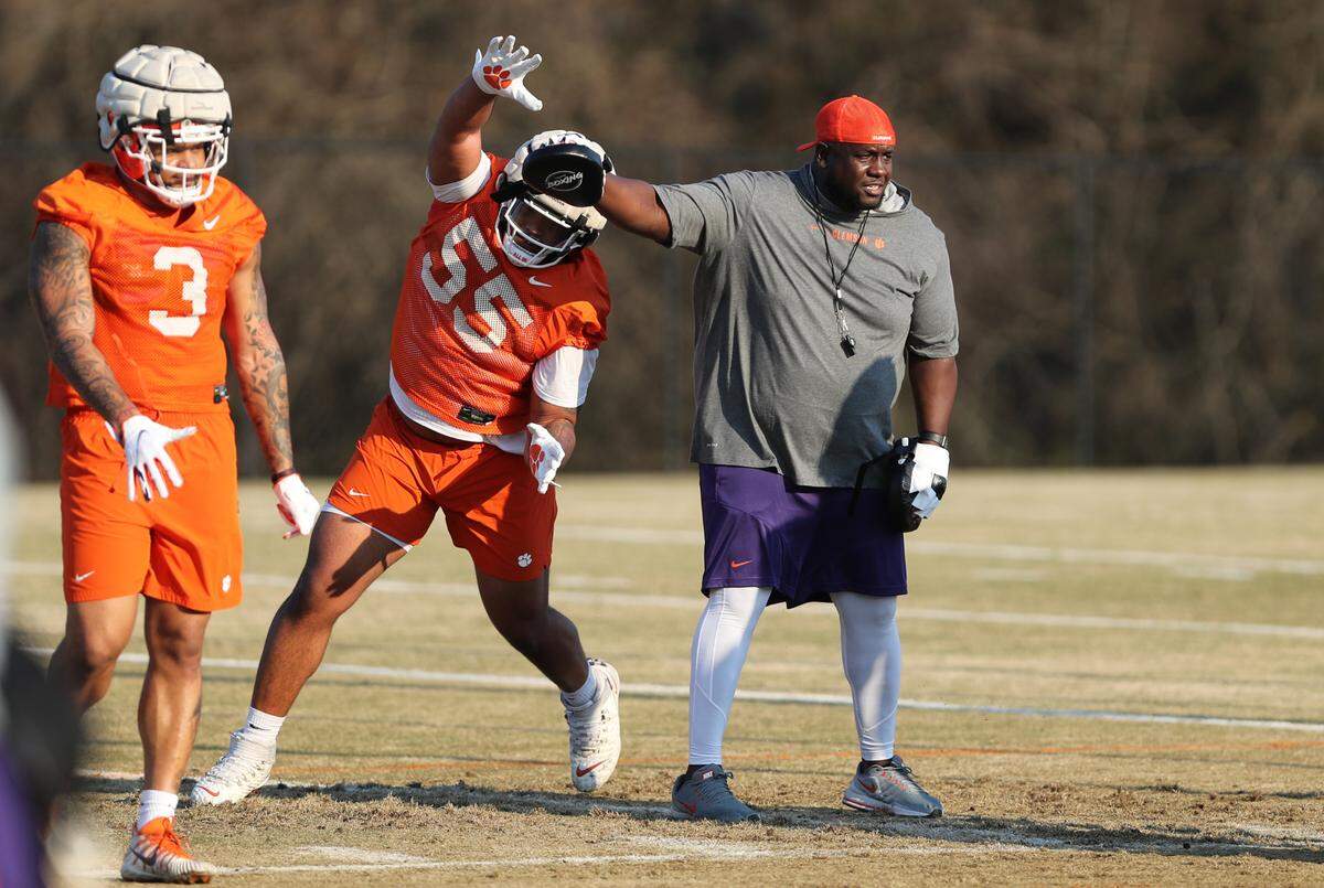 Clemson football’s Nick Eason at spring practice March 2, 2022.