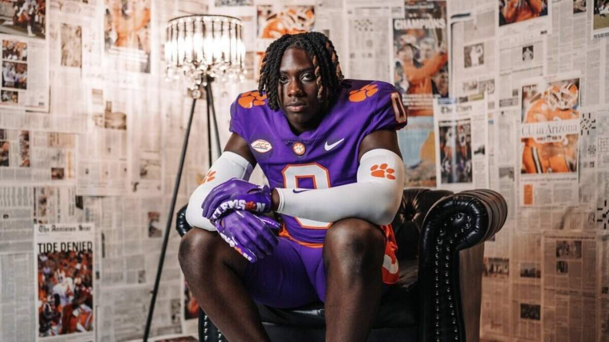 Clemson football true freshman defensive end Ari Watford (99)