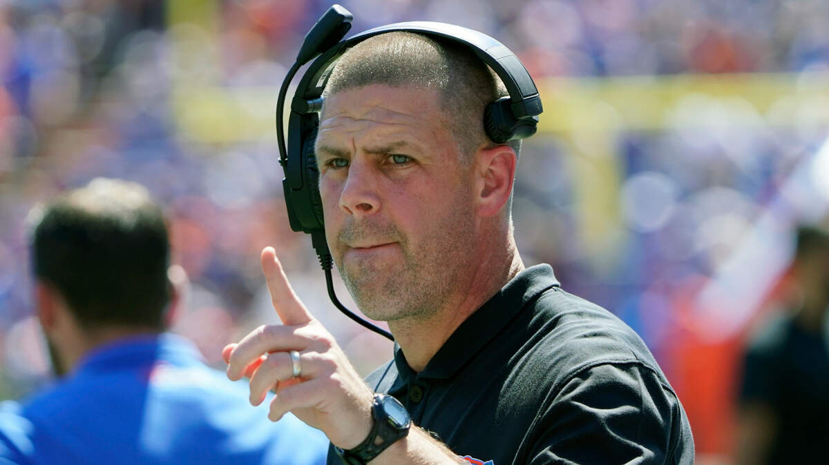 Florida head coach Billy Napier