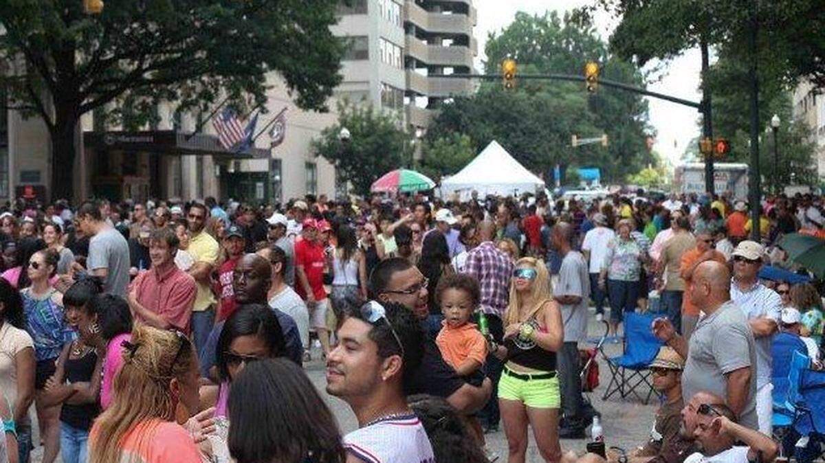 An image of the Latin Street Festival in Columbia.