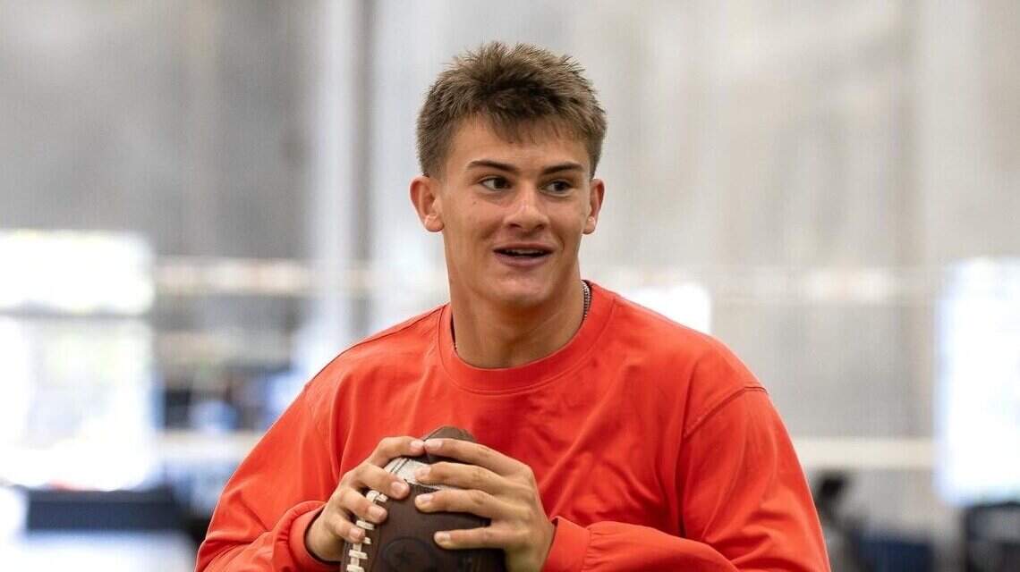 Gamecocks QB recruit flips commitment to Coastal Carolina. Here’s why