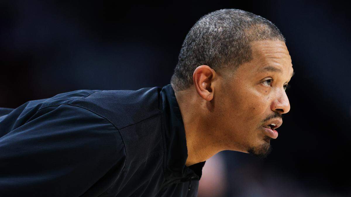 South Carolina head men’s basketball coach Lamont Paris speaks to his team during the game against Kentucky at Colonial Life Arena on Tuesday, February 24, 2026.