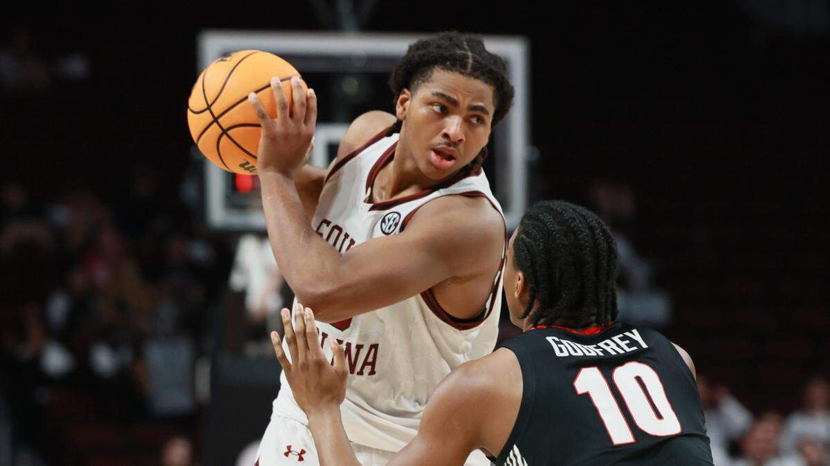 South Carolina Forward Collin Murray-Boyles (30) plays Georgia at Colonial Life Arena on Tuesday, March 4, 2025.