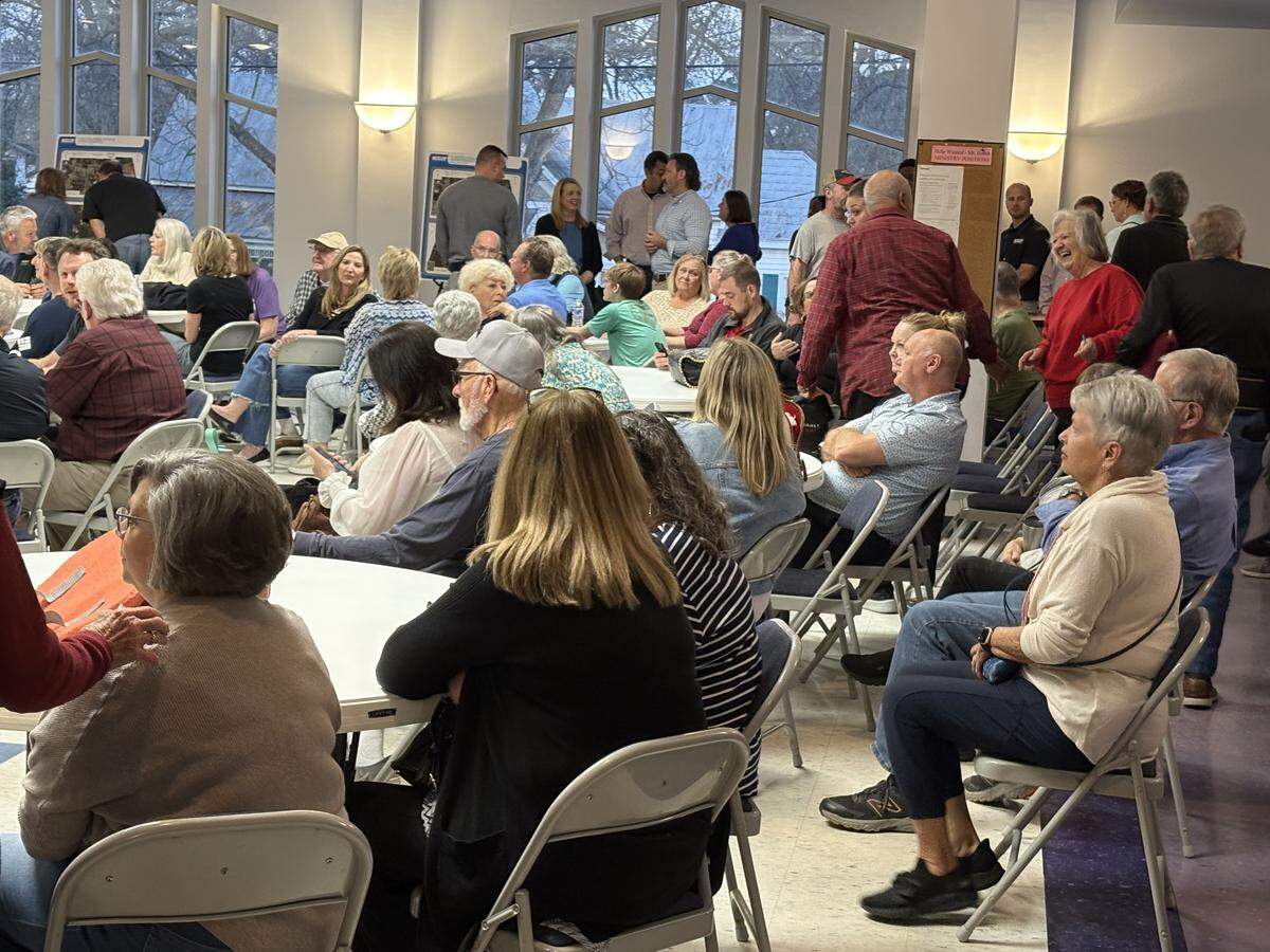 At least a hundred people crowded a meeting room at Mt. Horeb Lutheran Church for an SC DOT forum on roadwork around Chapin’s Columbia Avenue on Feb. 19, 2026.