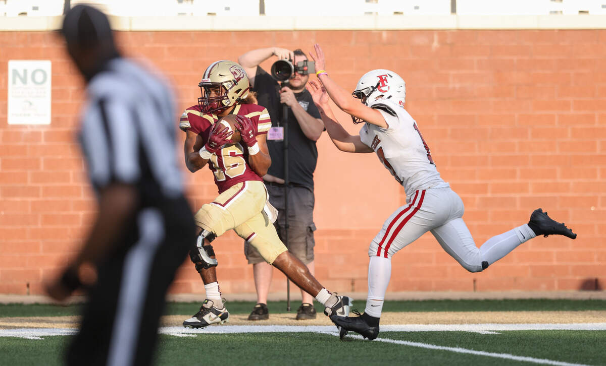 Jai Chuniesingh (16) of Pelion pulls in a pass during the Lexington One Sportsarama at River Bluff High School in Lexington on Friday, Aug. 15, 2025.