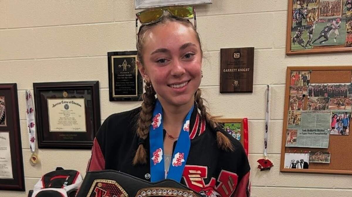 Westwood runner and South Carolina signee Emma Ashley, right, won the Class 5A Division II girls cross country championship on Nov. 21, 2024.
