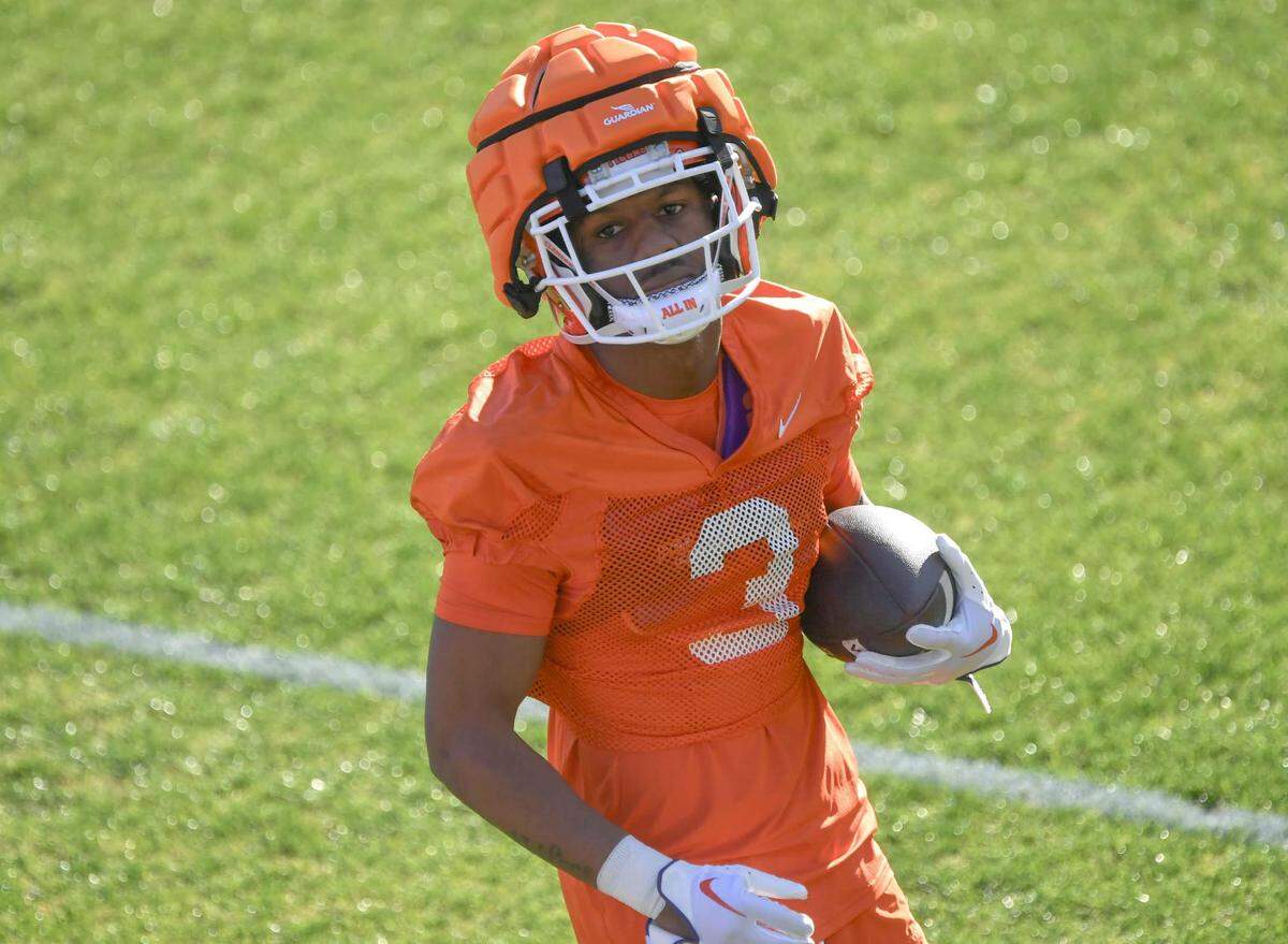 Clemson freshman athlete Marquise Henderson (3)