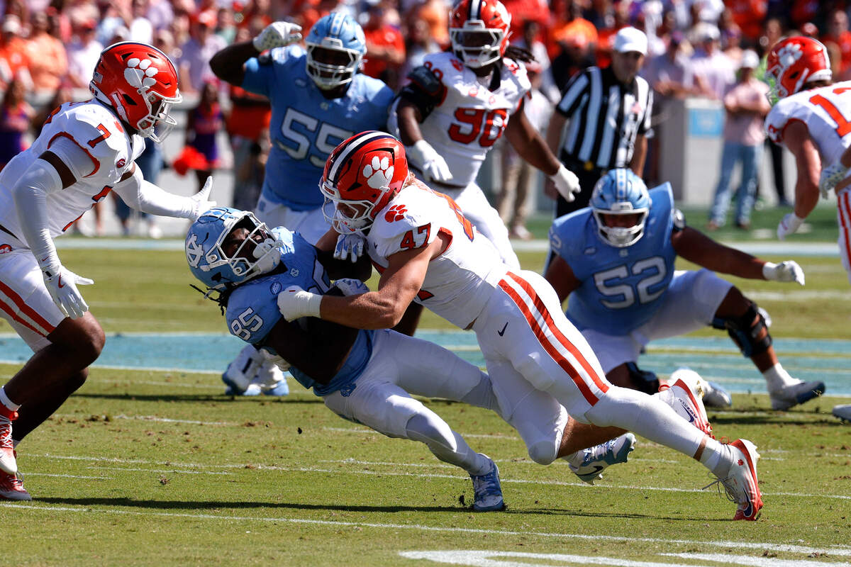 Clemson linebacker Sammy Brown