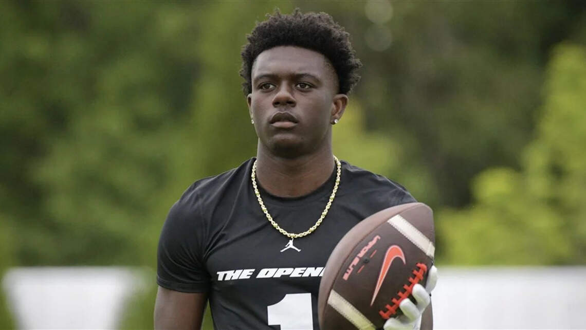 SEC team still wants this 5-star Clemson commit. Will he flip from the Tigers?