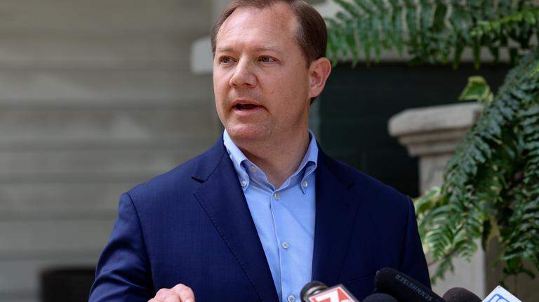 Can SC lawmaker be a plaintiff in lawsuit to stop General Assembly pay raise?