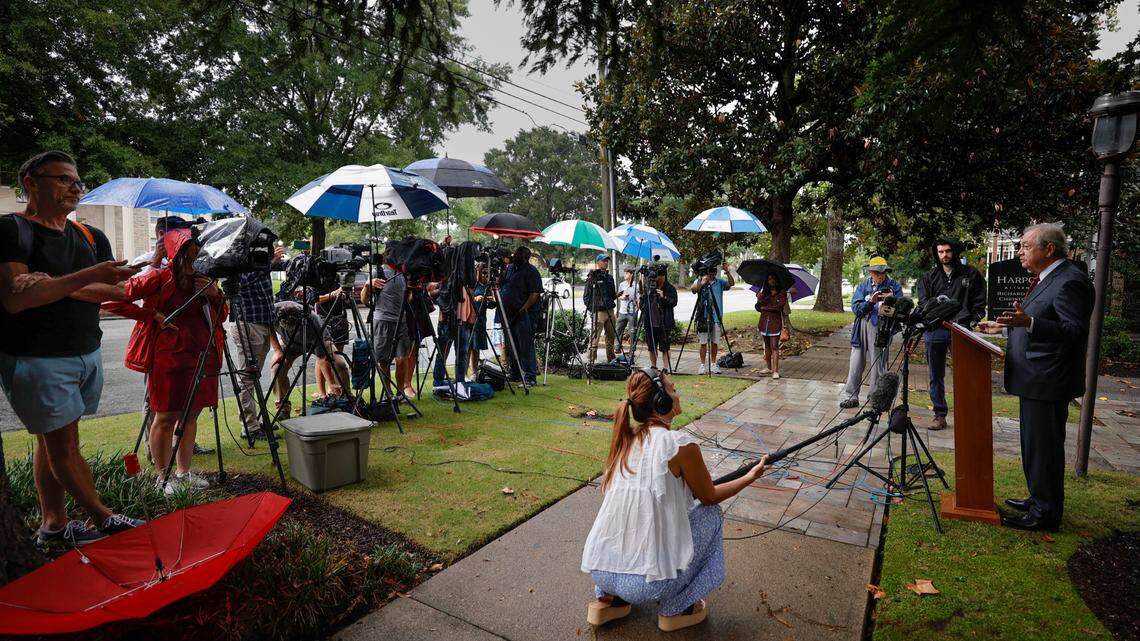 Murdaugh’s lawyers accuse SC attorney general of withholding murder evidence, leaks to media