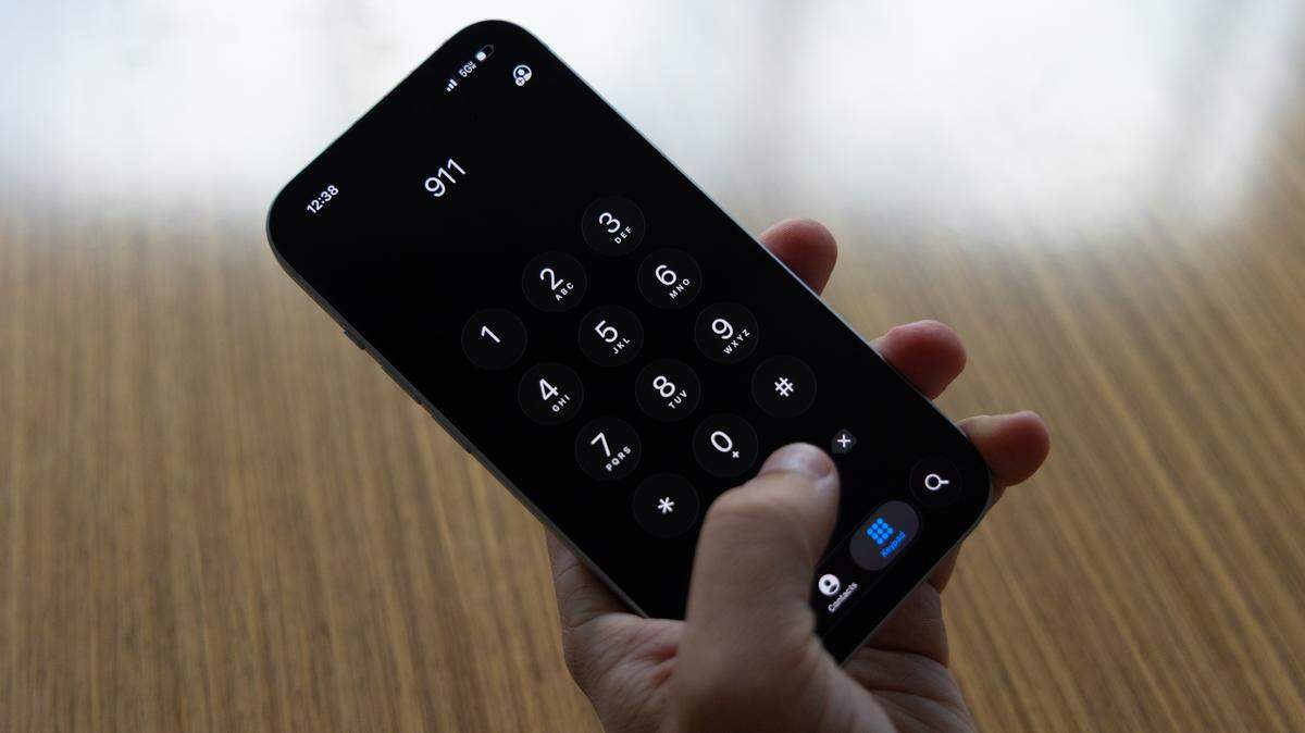 Columbia-area residents struggled to reach 911 during emergencies, as the Columbia-Richland 911 call center reported a 23% call abandonment rate in 2025. 