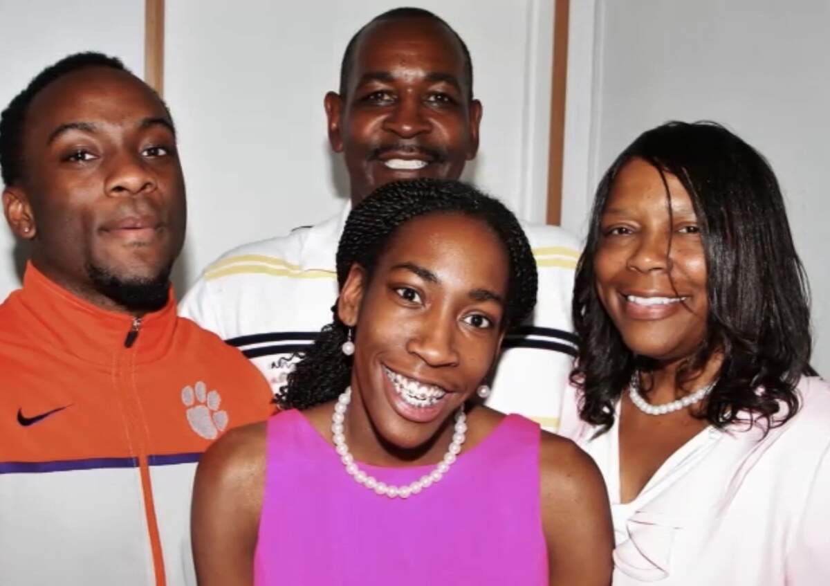 Marvin Dixon and Barbara Kennedy, high school sweethearts from Rome, Georgia, married in 1989 and had two children: son Jalen and daughter Jasmine