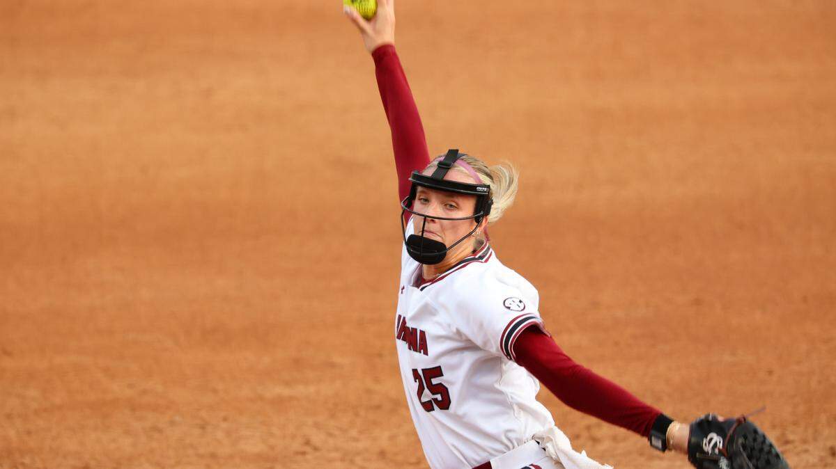 University of South Carolina’s Jori Heard (25) pitches in the fifth inning against Elon at the Carolina Softball Stadium in the NCAA Columbia Regional on Friday, May, 16, 2025.