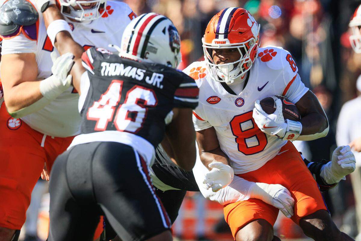 Clemson running back Adam Randall (8)