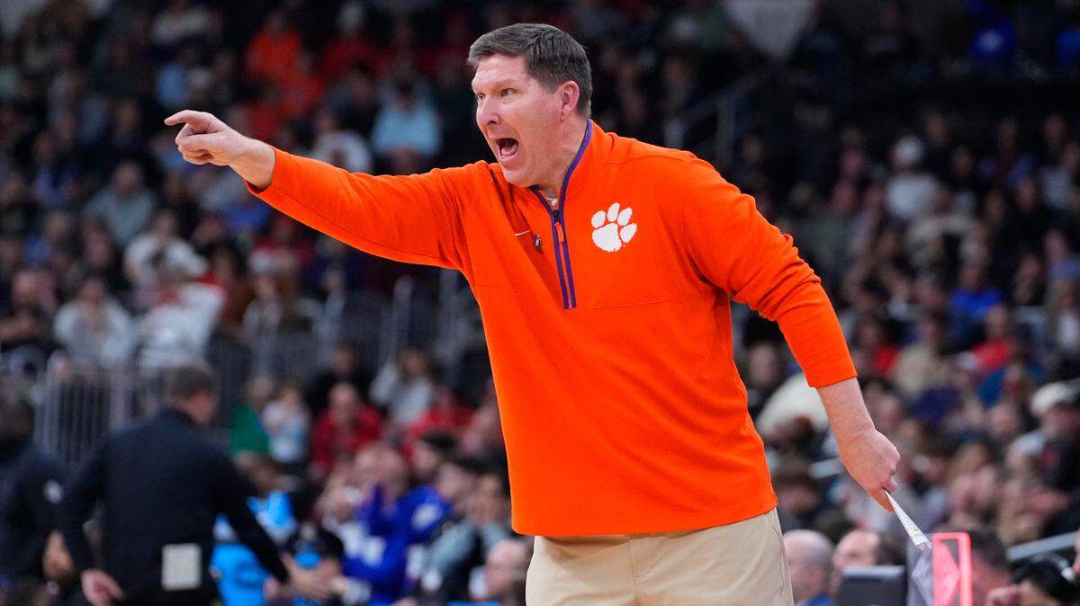 Clemson Tigers head basketball coach Brad Brownell