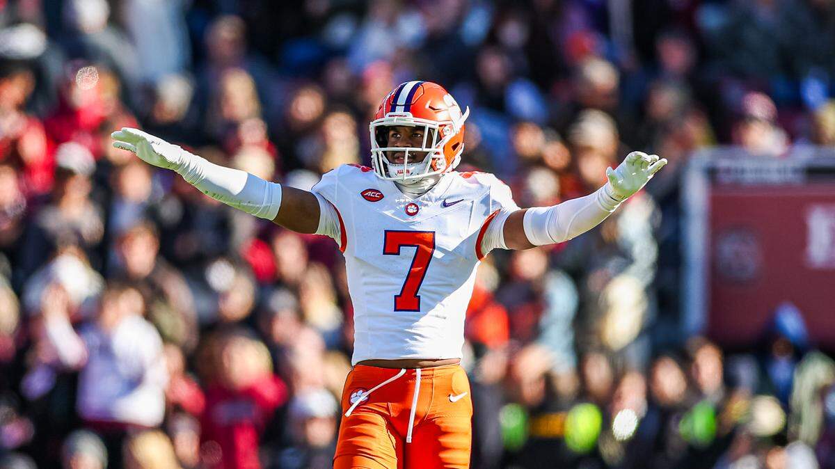 Safety Khalil Barnes (7) is one of three players who started for Clemson on defense in 2025 but transferred to an SEC school in 2026.