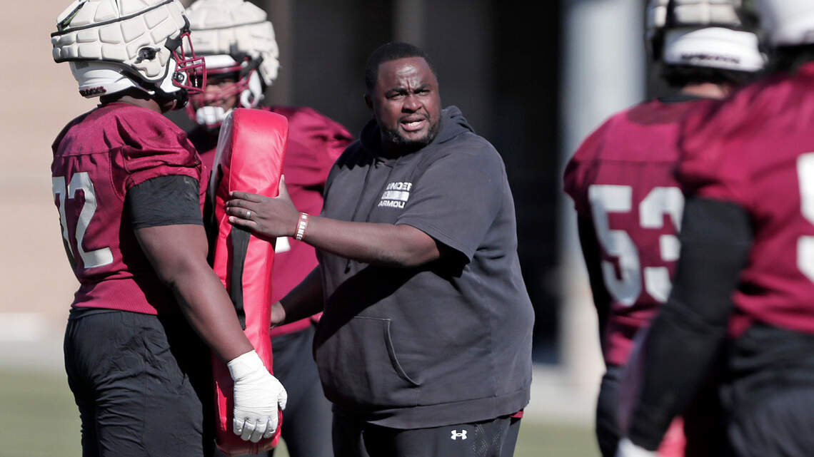 Gamecocks in pursuit of state of SC’s next big offensive line recruit