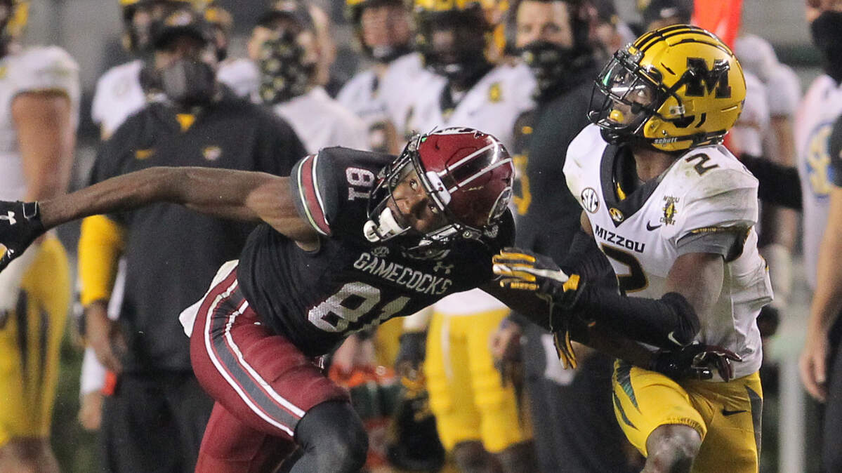 South Carolina wide receiver Jalen Brooks (81) tries to get open against Missouri defensive back Ennis Rakestraw Jr. (2) during fourth-quarter action on Saturday Nov. 21, 2020 in Columbia, S.C. (Travis Bell/SIDELINE CAROLINA)