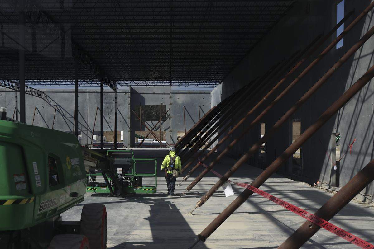 Three buildings comprise the supply park, which will be used to assemble batteries and accessories on site. 