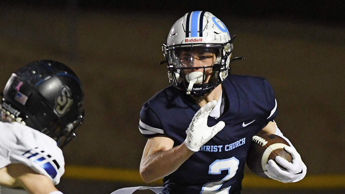 Speedy in-state receiver recruit reacts to ‘surreal’ South Carolina football offer