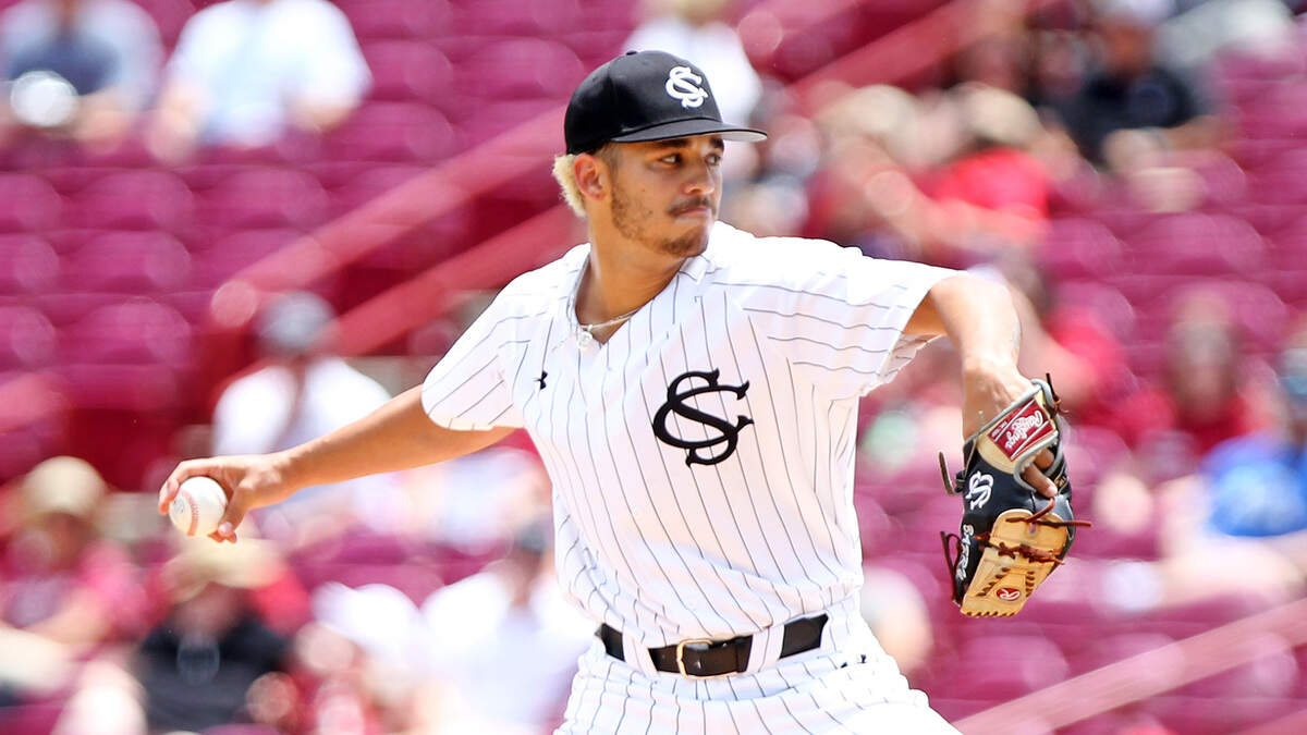 South Carolina’s Noah Hall pitches during Saturday’s game against Kentucky at Founders Park.