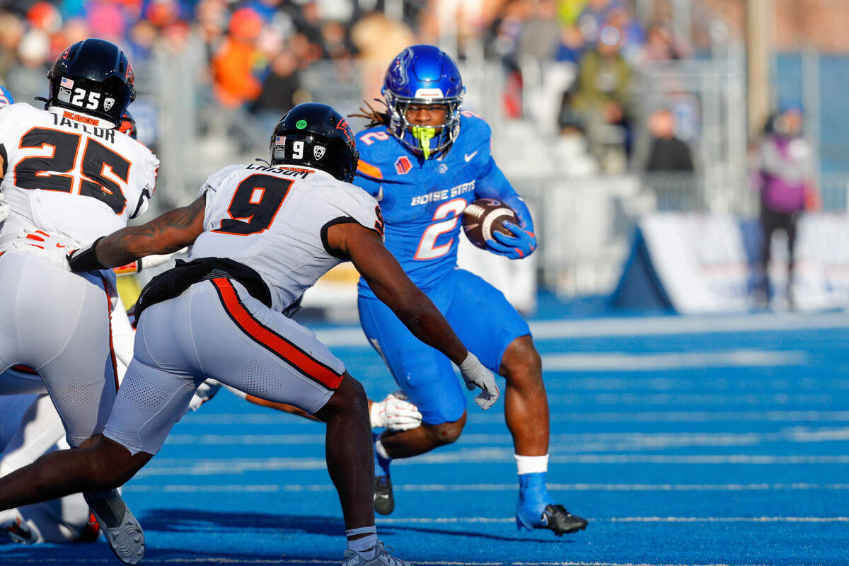 Nov 29, 2024; Boise, Idaho, USA; Boise State Broncos running back Ashton Jeanty (2) during the first quarter against the Oregon State Beavers at Albertsons Stadium.