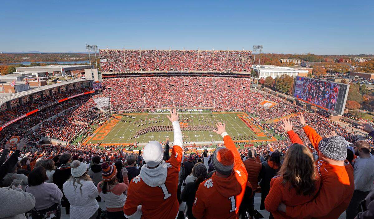 Oddly, Clemson went 26 years without hosting a single concert at its football stadium after Memorial Stadium (capacity 81,500) hosted some of the most popular musicians in the country in the 1980s and 1990s.