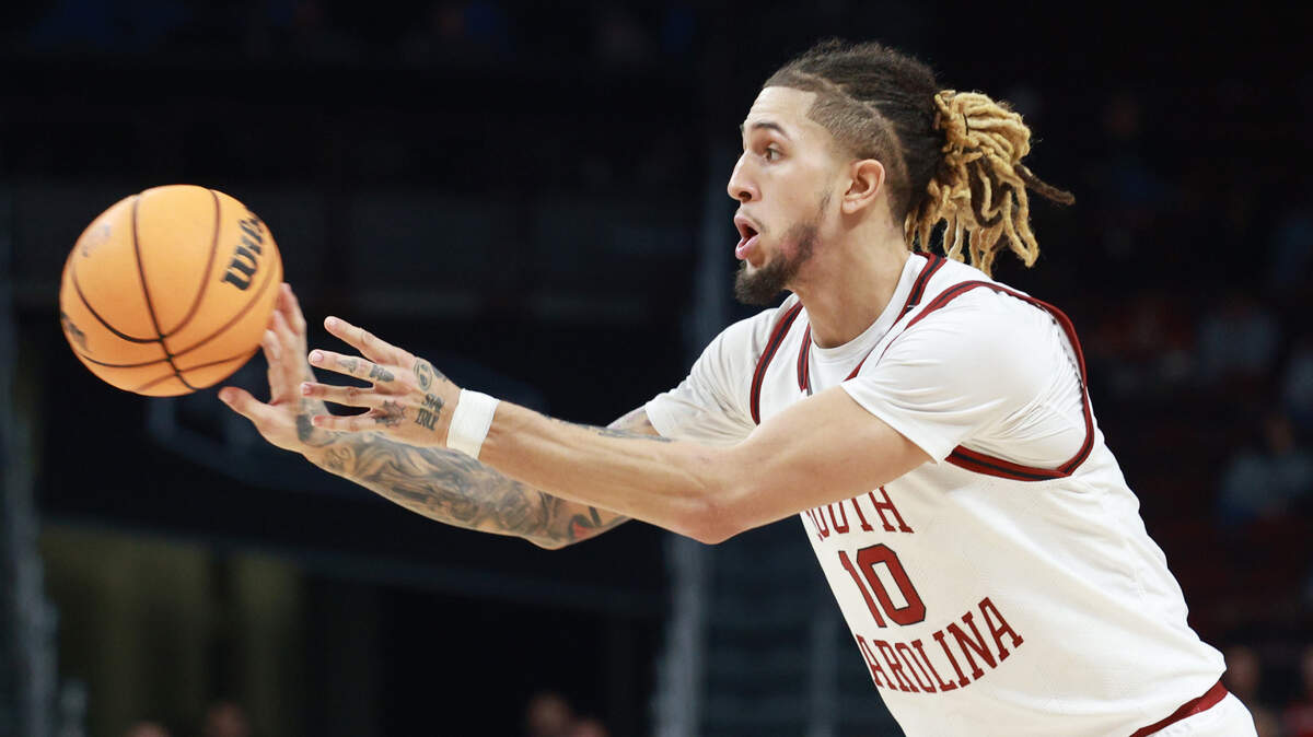 South Carolina Guard Myles Stute (10) plays East Carolina at Colonial Life Arena on Saturday, December 7, 2024.